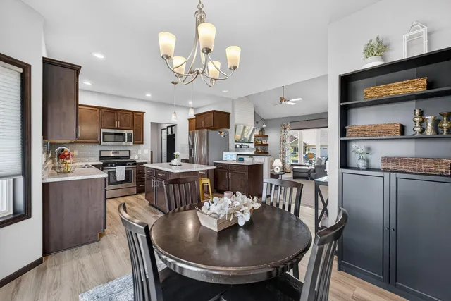 $514,900 | 2917 Green Blue Mounds Wi 53517, Blue Mounds, WI 53517