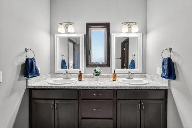 $514,900 | 2917 Green Blue Mounds Wi 53517, Blue Mounds, WI 53517