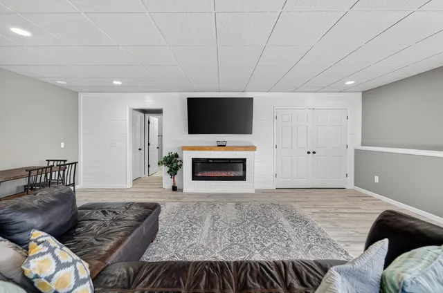 $514,900 | 2917 Green Blue Mounds Wi 53517, Blue Mounds, WI 53517