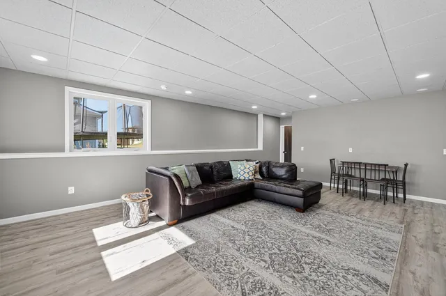 $514,900 | 2917 Green Blue Mounds Wi 53517, Blue Mounds, WI 53517