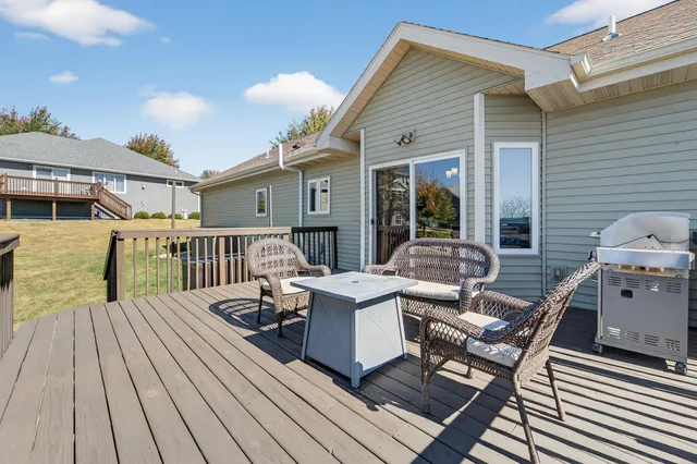 $514,900 | 2917 Green Blue Mounds Wi 53517, Blue Mounds, WI 53517