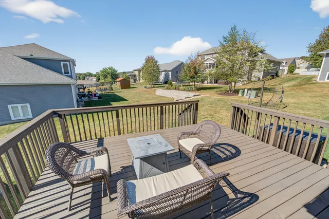 $514,900 | 2917 Green Blue Mounds Wi 53517, Blue Mounds, WI 53517