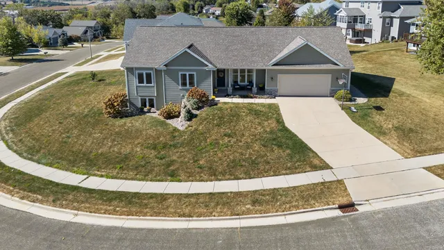 $514,900 | 2917 Green Blue Mounds Wi 53517, Blue Mounds, WI 53517