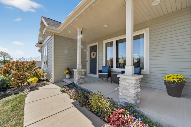 $514,900 | 2917 Green Blue Mounds Wi 53517, Blue Mounds, WI 53517