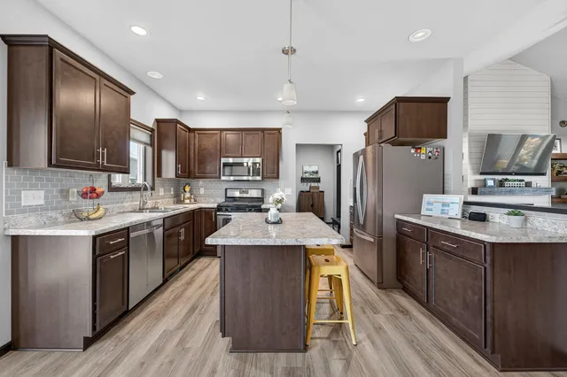 $514,900 | 2917 Green Blue Mounds Wi 53517, Blue Mounds, WI 53517