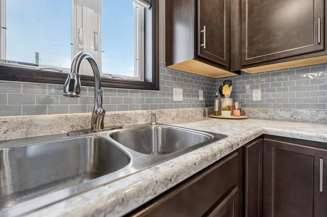 $514,900 | 2917 Green Blue Mounds Wi 53517, Blue Mounds, WI 53517