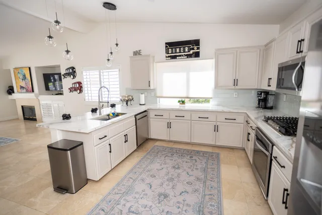 $8,000 | 40600 VÃa Fonda, Palm Desert, CA 92260