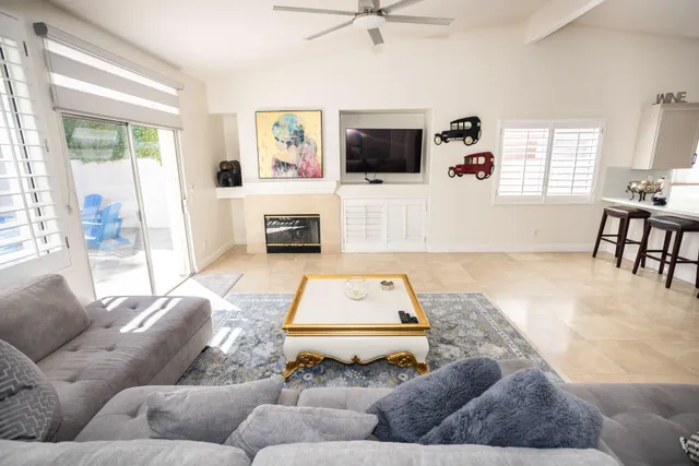 $8,000 | 40600 VÃa Fonda, Palm Desert, CA 92260