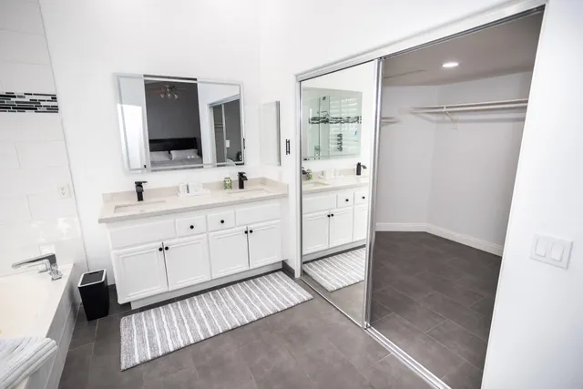 $8,000 | 40600 VÃa Fonda, Palm Desert, CA 92260