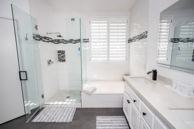 $8,000 | 40600 VÃa Fonda, Palm Desert, CA 92260