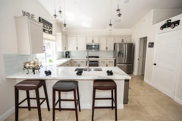 $12,000 | 40600 VÃa Fonda, Palm Desert, CA 92260