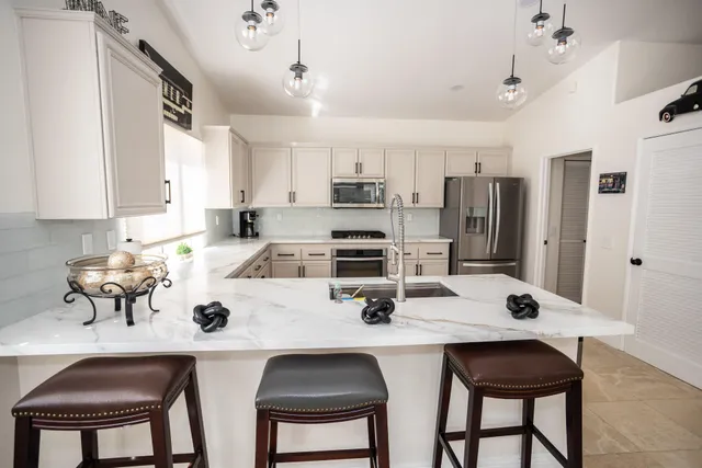 $8,000 | 40600 VÃa Fonda, Palm Desert, CA 92260