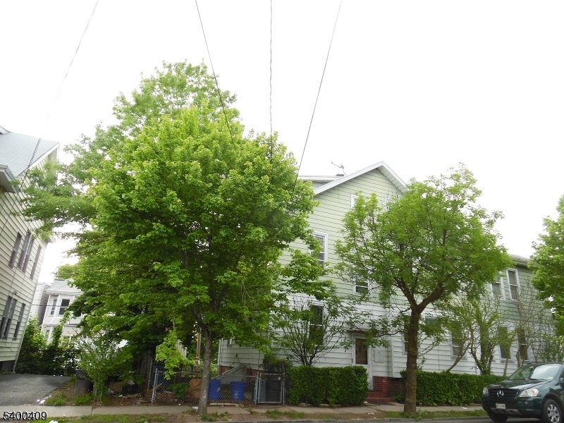 827 South 20th Street Newark, NJ 07108 - Photo 2 of 3