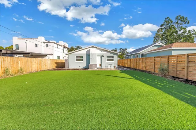 $2,400 | 5026 3rd Avenue South, St. Petersburg, FL 33707