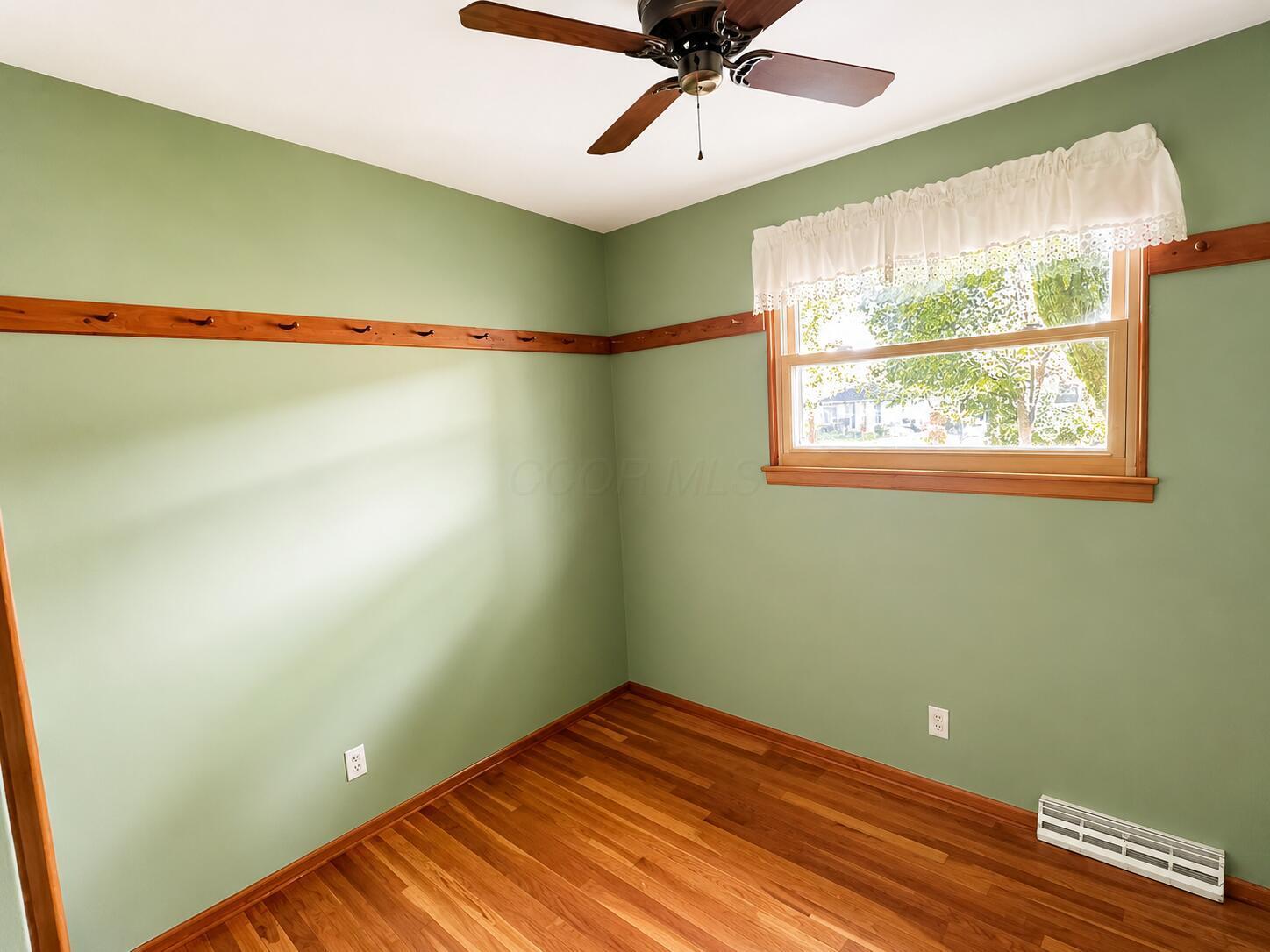599 Partridge Road Heath, OH 43056 - Photo 15 of 29 green room Chat