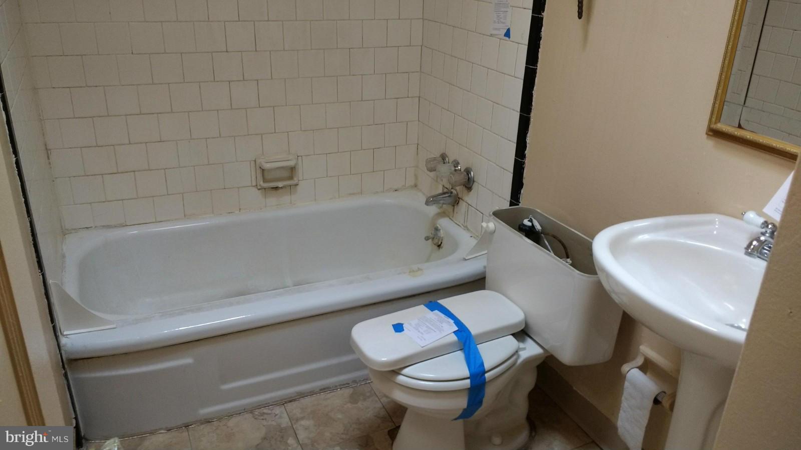 3424 Dunran Road Baltimore, MD 21222 - Photo 6 of 13 Bath