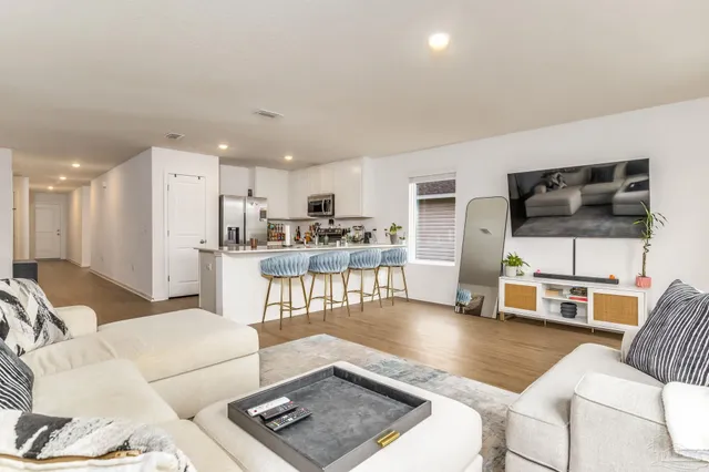 $2,095 | 6793 Paso Fino Drive, Pensacola, FL 32526