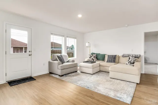 $2,095 | 6793 Paso Fino Drive, Pensacola, FL 32526