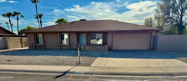 $2,700 | 13410 North 47th Place, Phoenix, AZ 85032