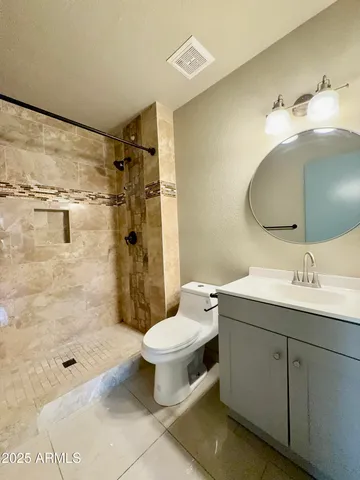 $2,700 | 13410 North 47th Place, Phoenix, AZ 85032