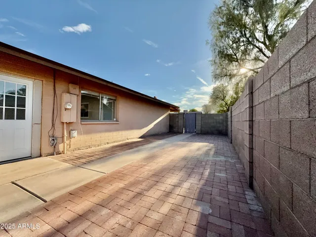 $2,700 | 13410 North 47th Place, Phoenix, AZ 85032