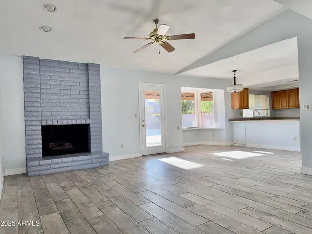 $2,700 | 13410 North 47th Place, Phoenix, AZ 85032