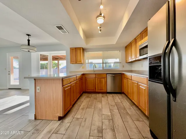 $2,700 | 13410 North 47th Place, Phoenix, AZ 85032