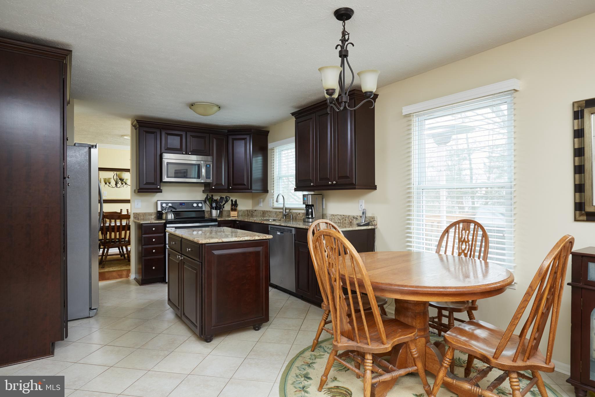 12619 Bridoon Lane Reston, VA 20191 - Photo 13 of 33 Kitchen with Breakfast Area