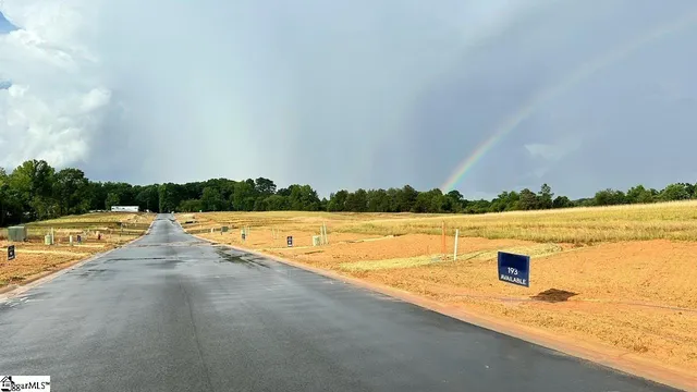 $289,027 | 204 Gumwood Circle, Gaffney, SC 29341