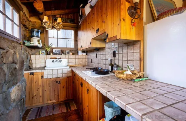 $1,350,000 | 255 Hillside Place, El Cajon, CA 92021