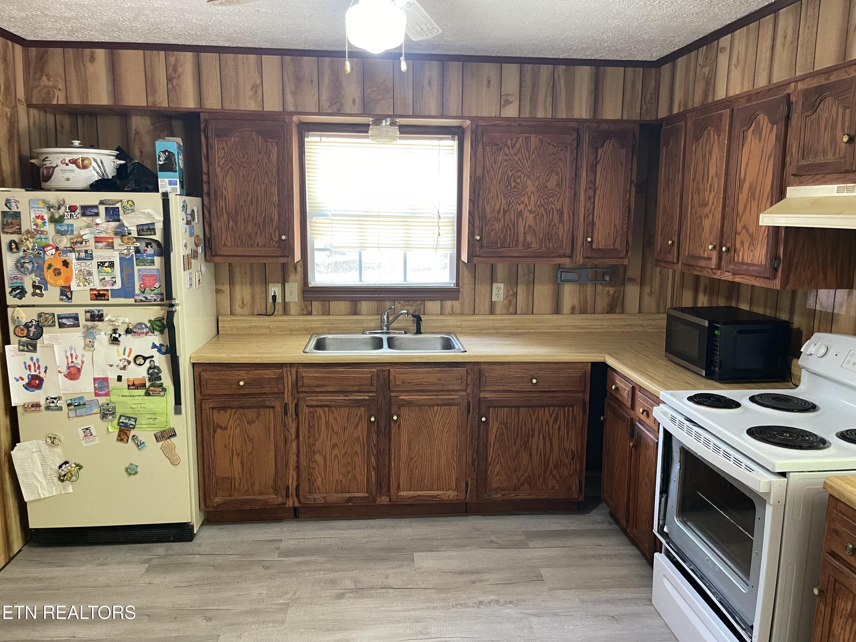 483 Blake Road Oakdale, TN 37829 - Photo 5 of 15 IMG_3925