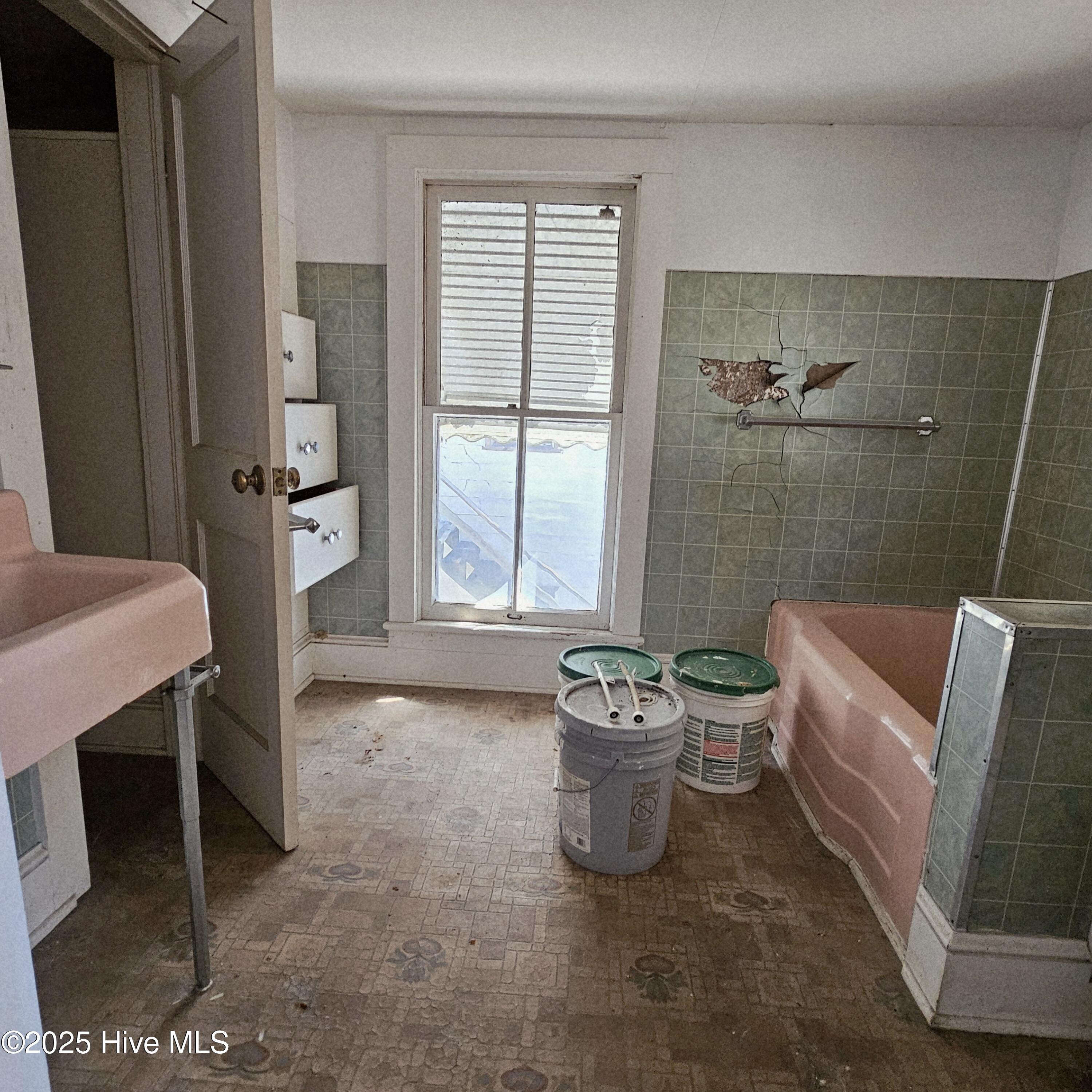 737 Riverside Avenue Elizabeth City, NC 27909 - Photo 3 of 12
