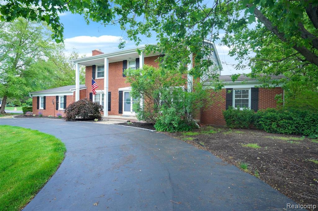 32836 Hearthstone Road Farmington Hills, MI 48334 - Photo 2 of 30
