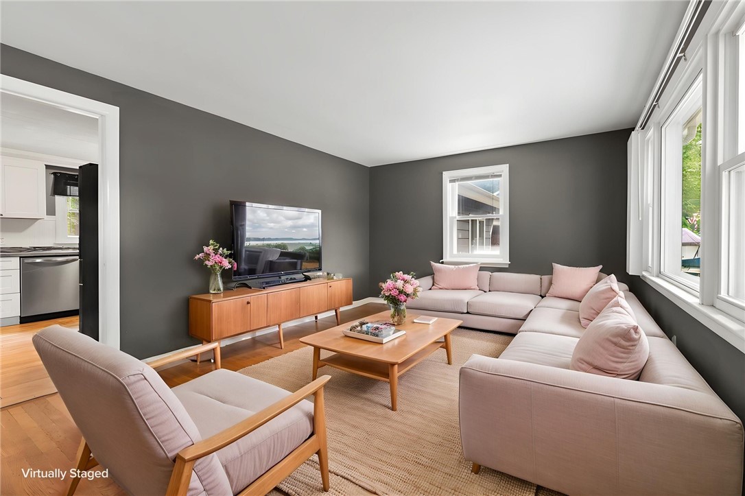 142 Adrian Street Warwick, RI 02886 - Photo 6 of 27