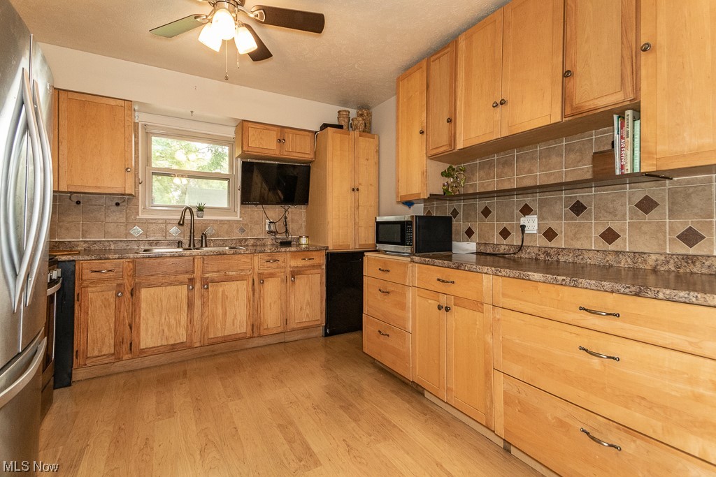 34417 Bainbridge Road North Ridgeville, OH 44039 - Photo 3 of 30
