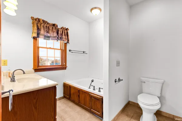 $849,900 | 4239 South Kinsey Road, Claypool, IN 46510