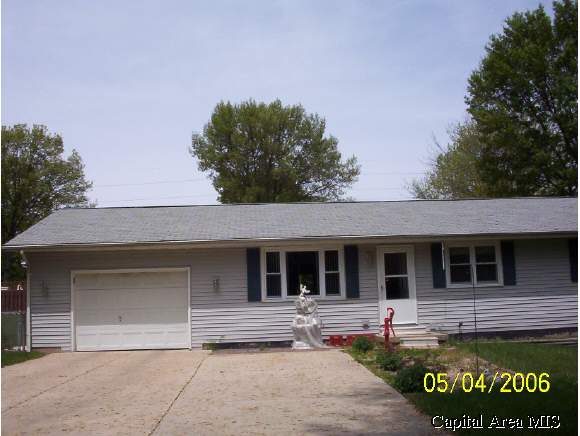 225 Willow Lane Springfield, IL 62707 - Photo 1 of 9