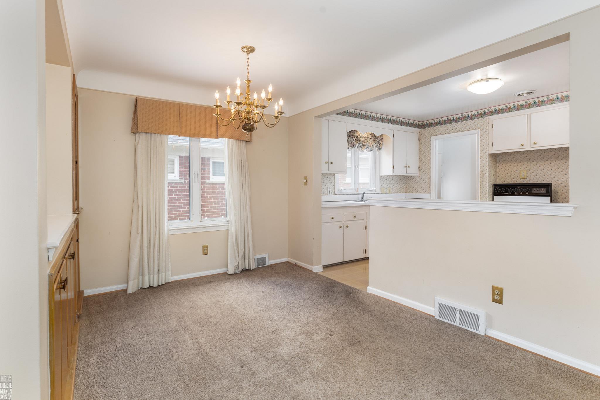 1831 Prestwick Road Grosse Pointe Woods, MI 48236 - Photo 11 of 26
