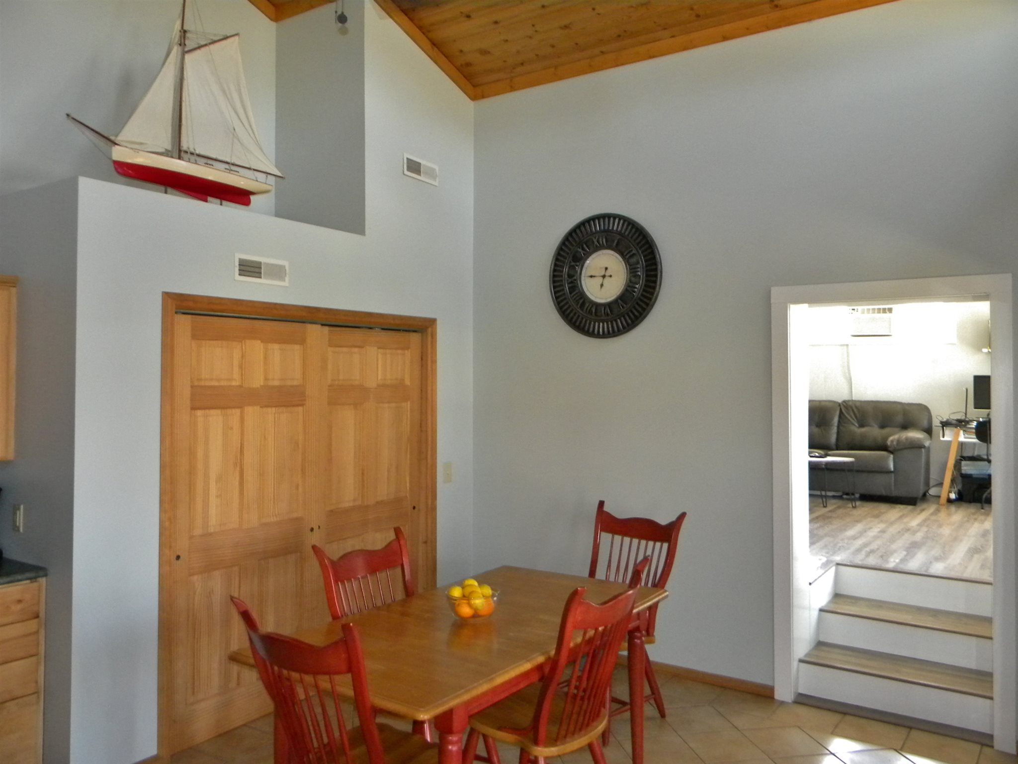 4463 North Sullivan Road Leesburg, IN 46538 - Photo 4 of 21 Gallery Image 4