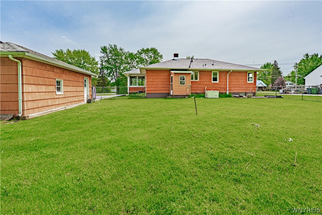 7132 Nash Road Wheatfield, NY 14120 - Photo 6 of 41