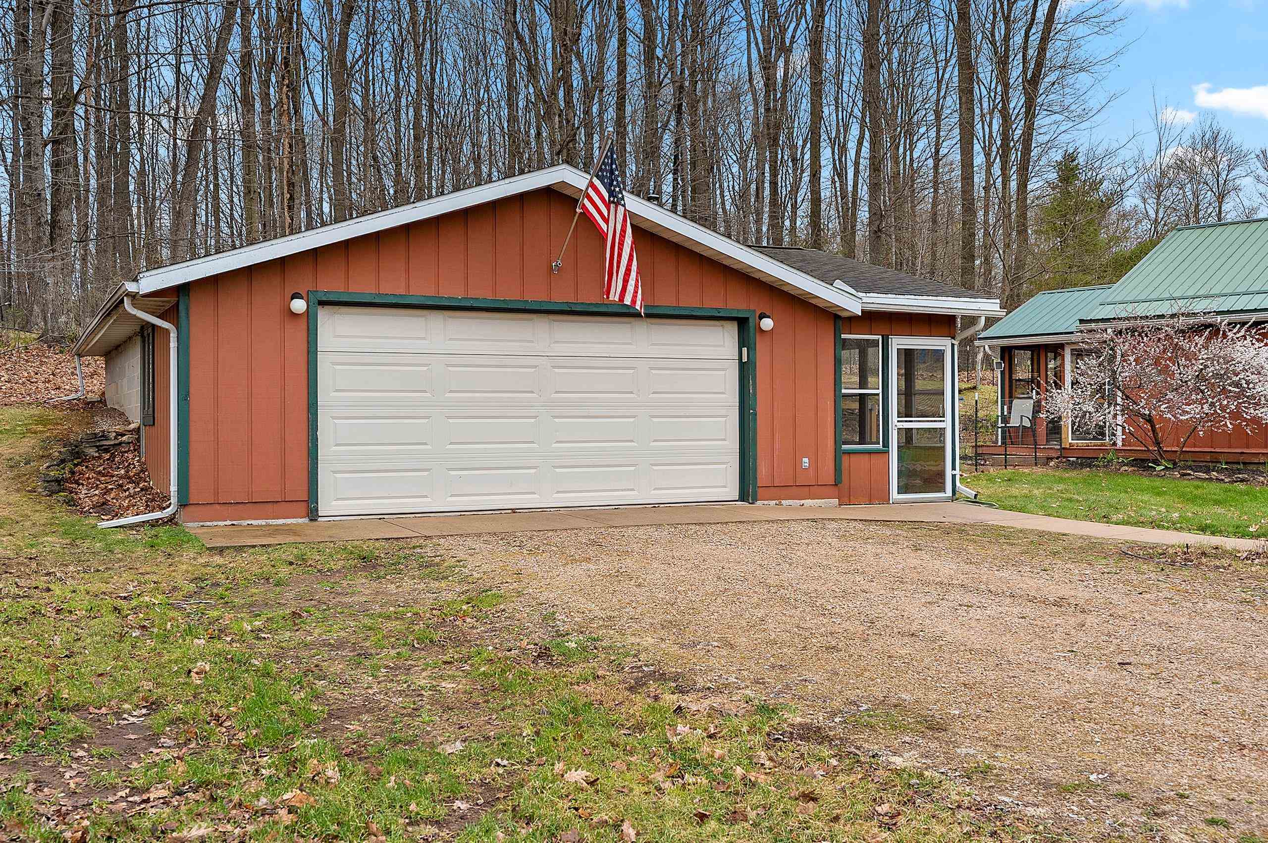 10257 Cedar Valley Lane Suring, WI 54174 - Photo 9 of 60