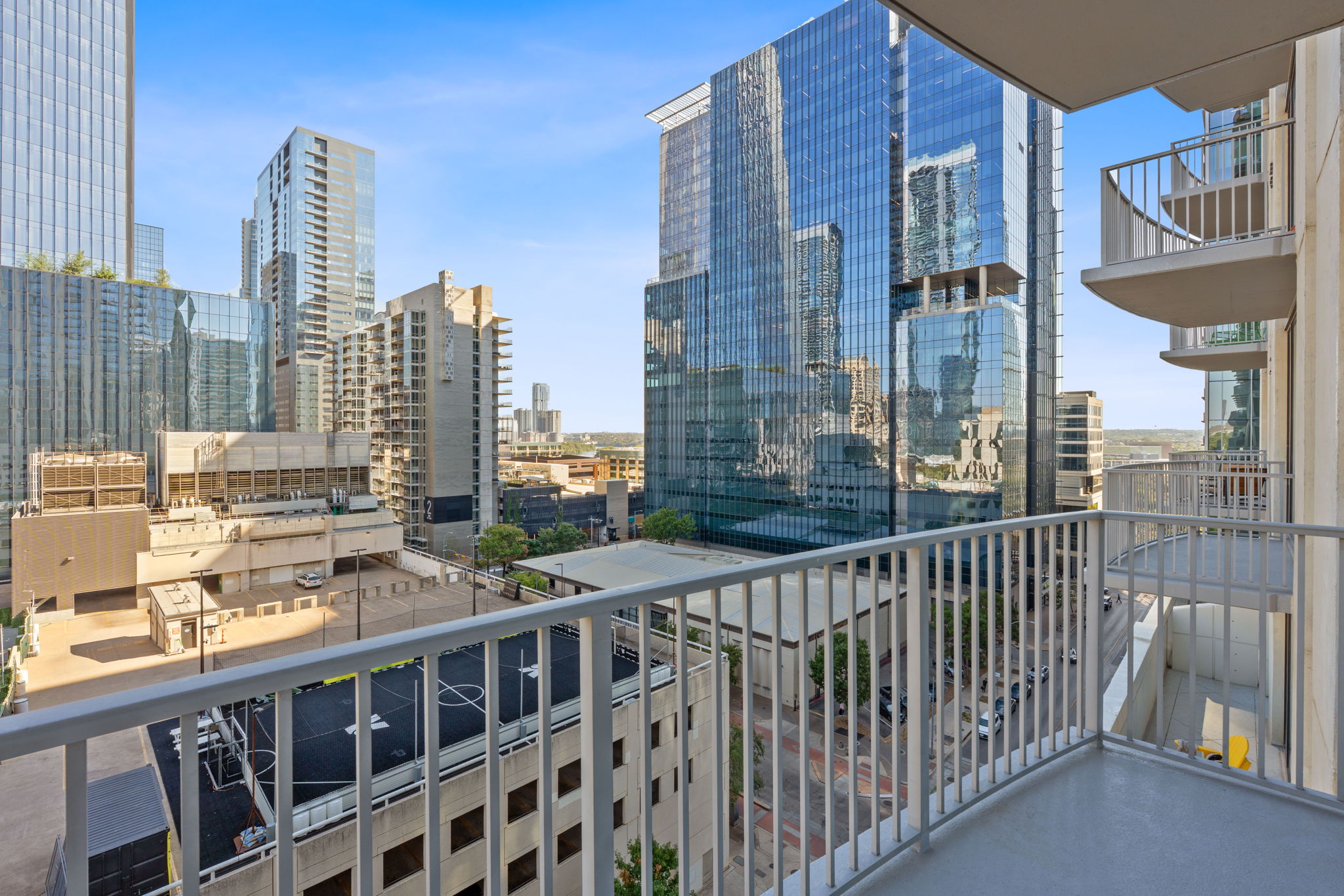 360 Nueces Street, Unit 1007 Austin, TX 78701 - Photo 28 of 40 Balcony with a view of city