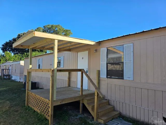 $875 | 2821 Hillcrest Avenue, Unit 10, Pensacola, FL 32526