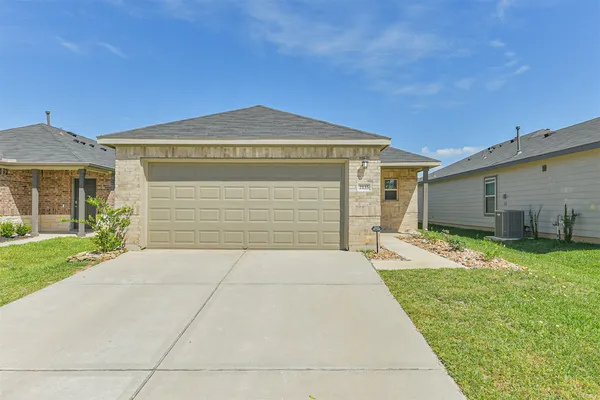 $1,800 | 2135 Twisted Cedar Court, Conroe, TX 77301