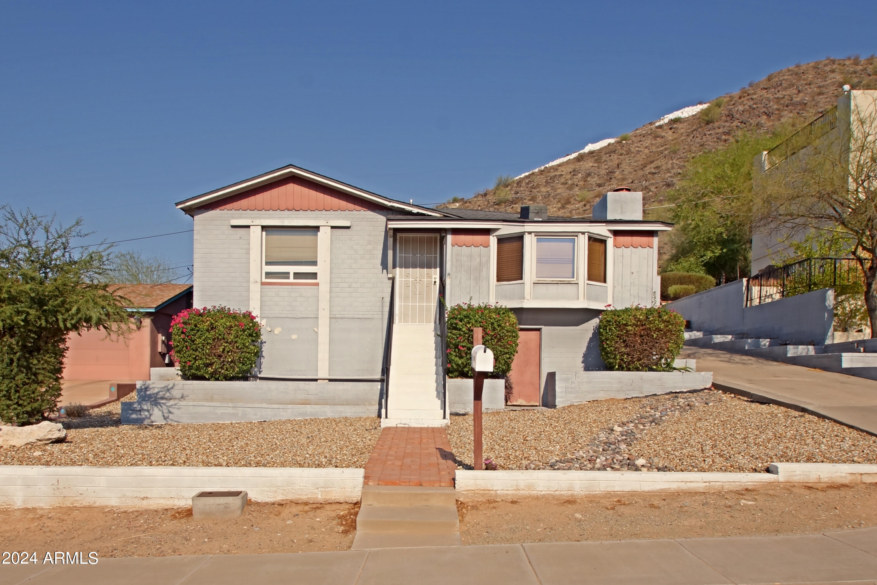 9622 North 1st Avenue Phoenix, AZ 85021 - Photo 1 of 48 Front 2