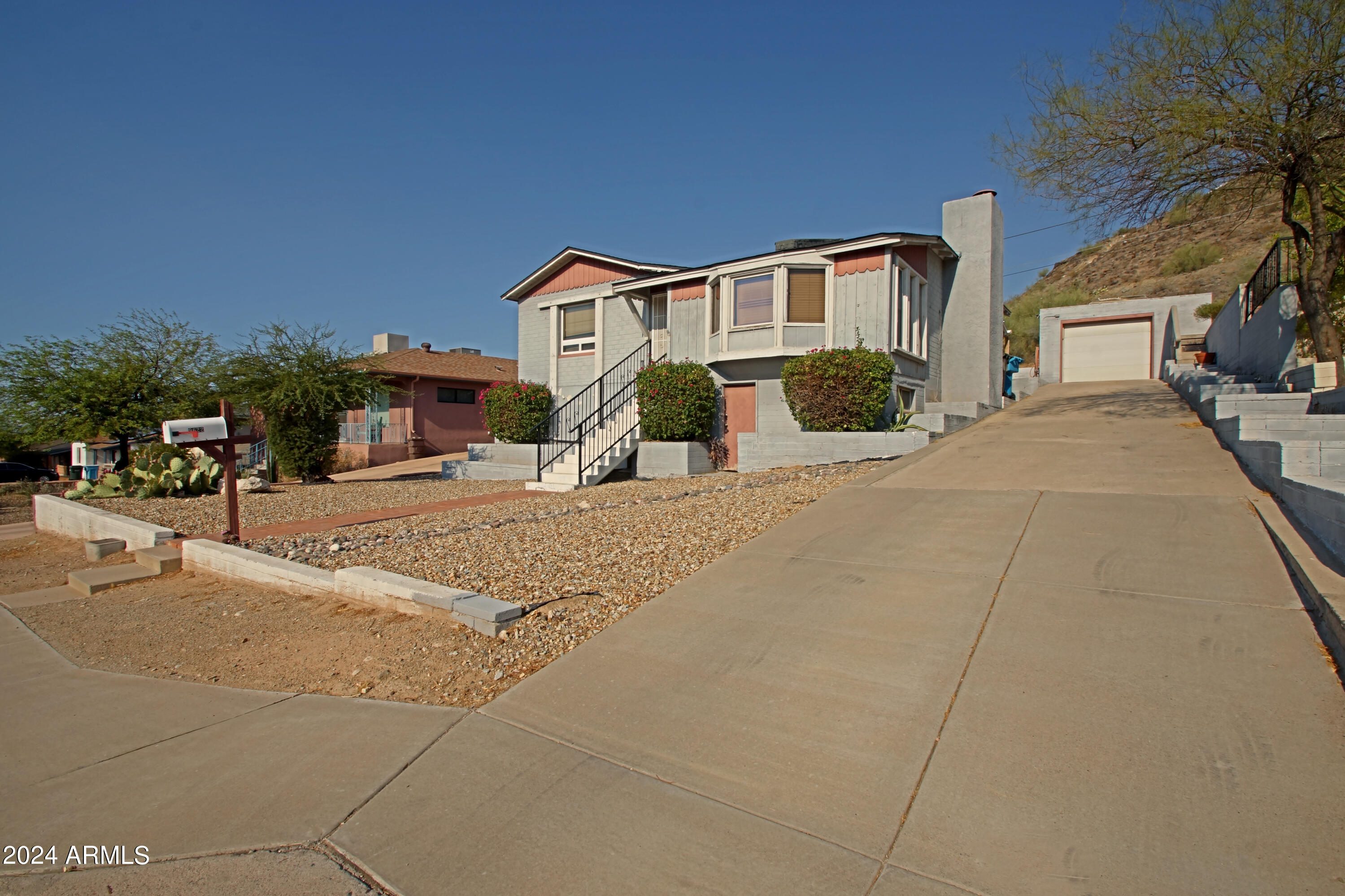 9622 North 1st Avenue Phoenix, AZ 85021 - Photo 2 of 48 Front 1