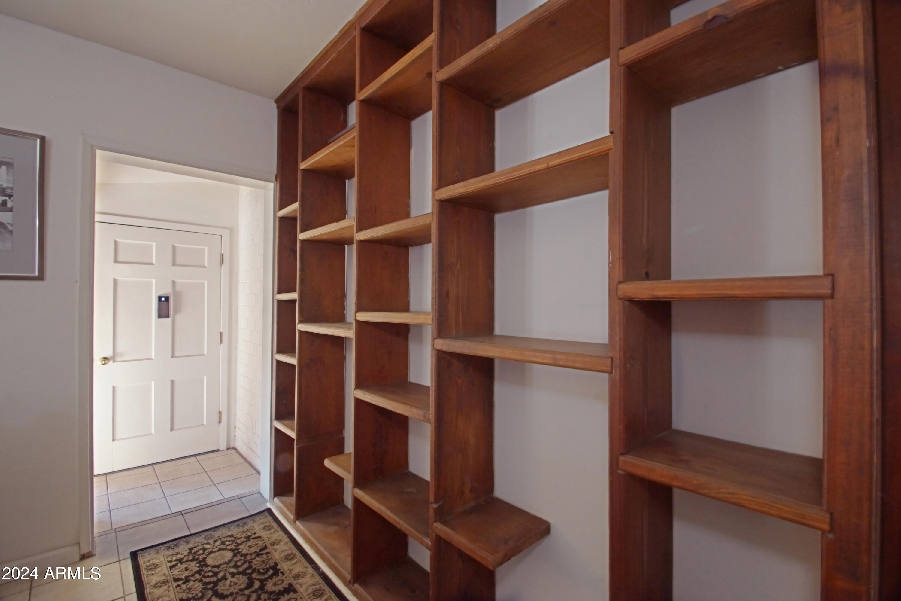 9622 North 1st Avenue Phoenix, AZ 85021 - Photo 22 of 48 Foyer