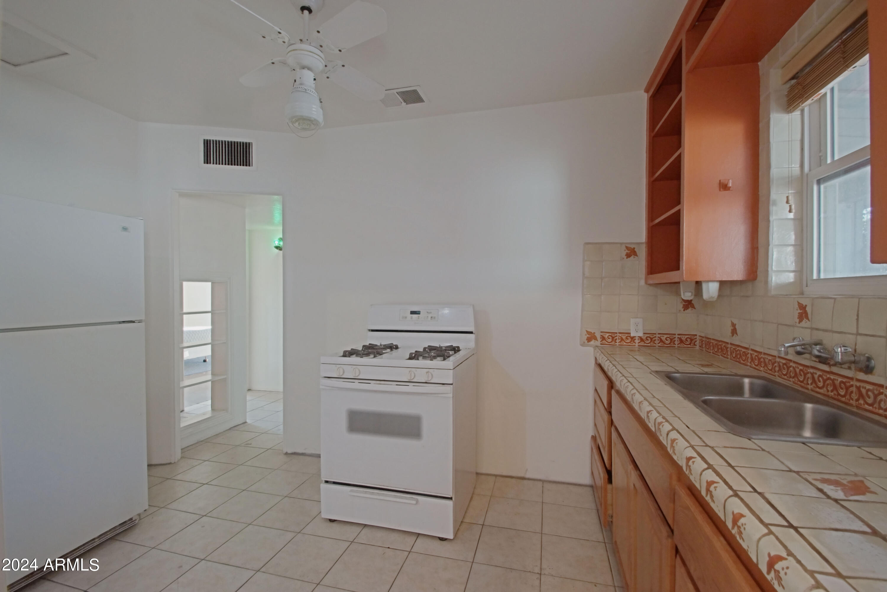 9622 North 1st Avenue Phoenix, AZ 85021 - Photo 23 of 48 Kitchen 1