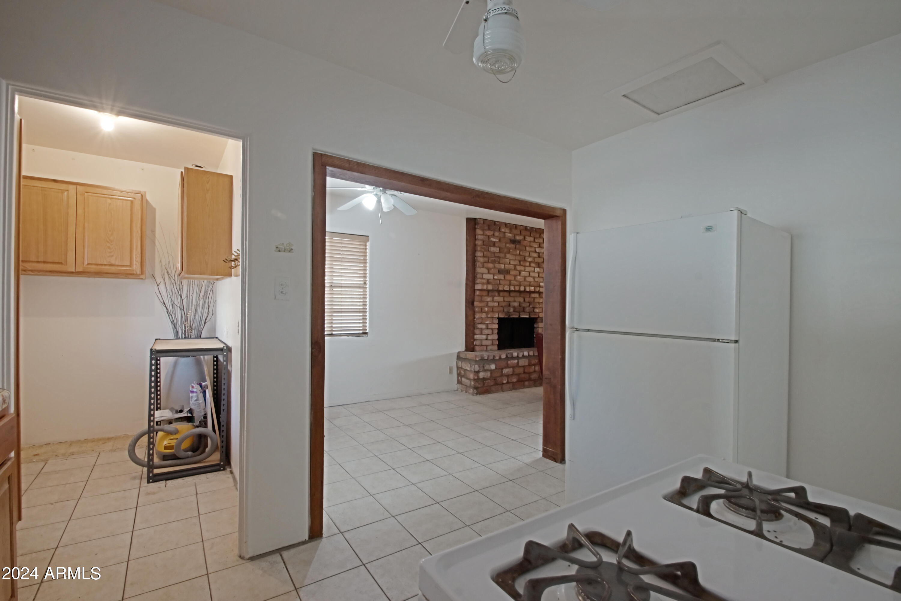 9622 North 1st Avenue Phoenix, AZ 85021 - Photo 25 of 48 Kitchen 4