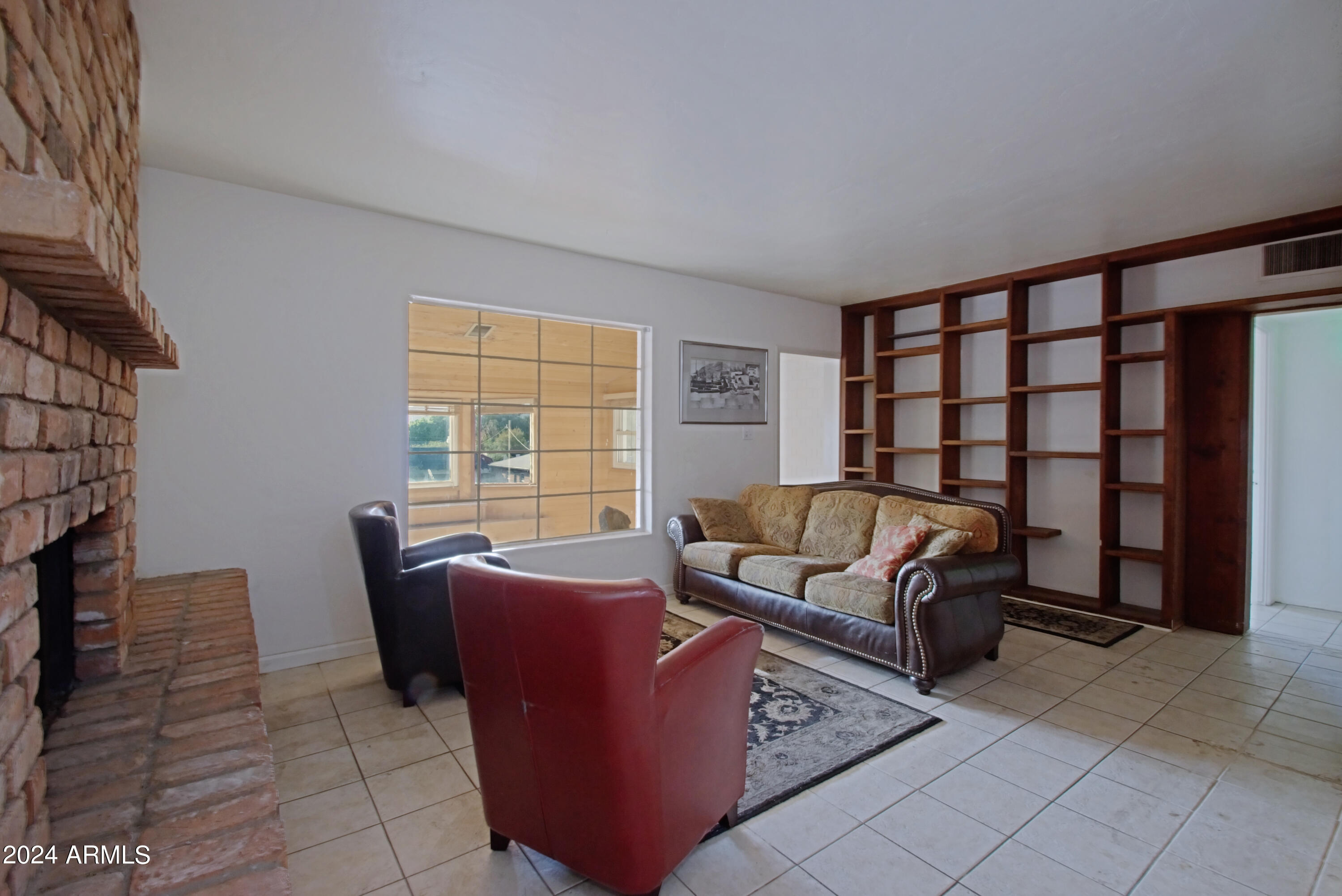 9622 North 1st Avenue Phoenix, AZ 85021 - Photo 29 of 48 Livingroom 1